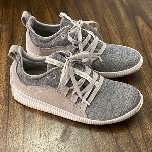SOREL Out ‘N About Plus Sneakers Women’s Gray Size 8 Outdoor Comfort Shoes